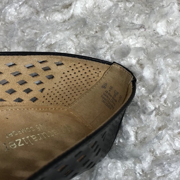 NATURALIZER- N5 COMFORT LASER CUT FLATS - Picture 6 of 10